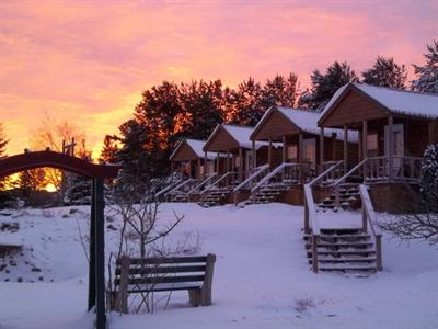 фото отеля Swiss Acres Inn