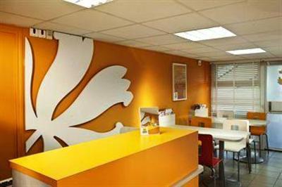 фото отеля Premiere Classe Valenciennes Ouest - Petite-Foret
