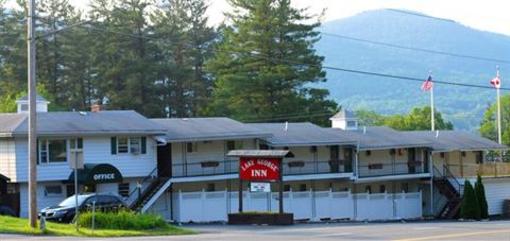 фото отеля The Lake George Inn