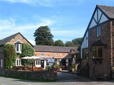 фото отеля The Pheasant Inn Hungerford