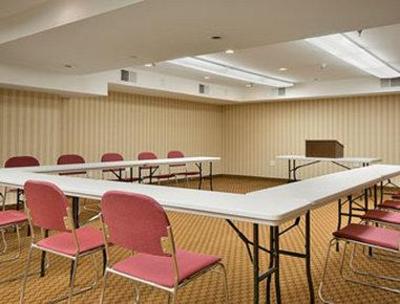фото отеля Howard Johnson Hotel East Lansing