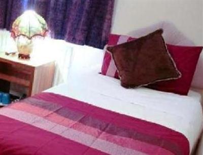 фото отеля Airport Guest House Slough