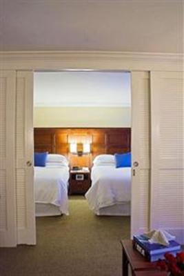 фото отеля Sheraton Suites Key West