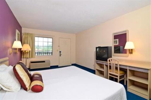 фото отеля Americas Best Value Inn Helen