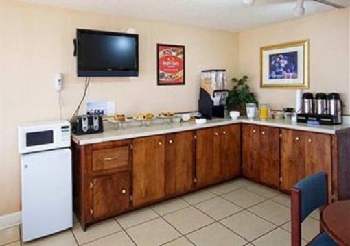 фото отеля Econo Lodge North Ridgeland