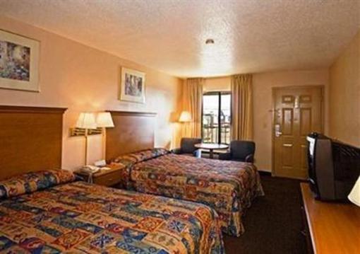 фото отеля Econo Lodge North Ridgeland