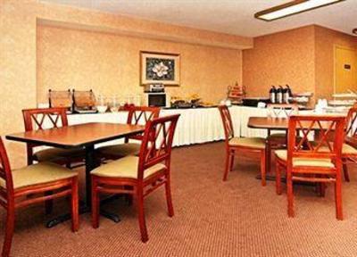 фото отеля Econo Lodge North Ridgeland