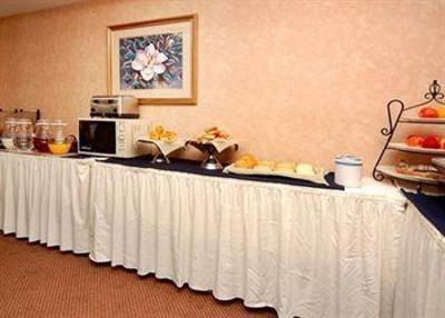 фото отеля Econo Lodge North Ridgeland