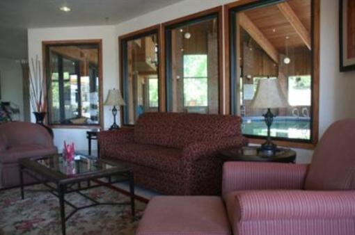 фото отеля Baymont Inn & Suites Redding