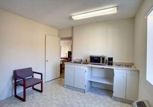 фото отеля Rodeway Inn & Suites Capri