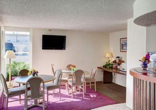 фото отеля Rodeway Inn & Suites Capri