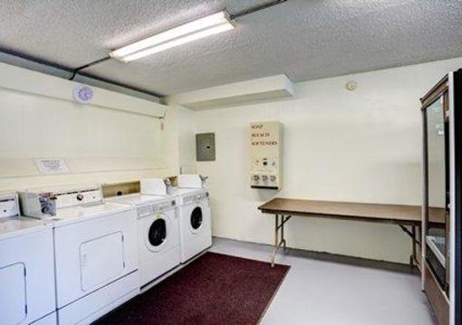 фото отеля Rodeway Inn & Suites Capri