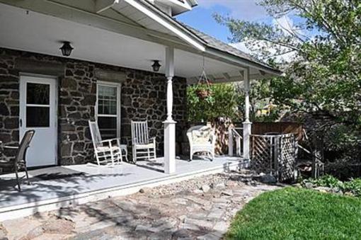 фото отеля Yellowstone Suites Bed and Breakfast