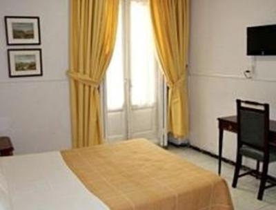 фото отеля Hostal Cervantes Madrid