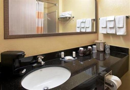 фото отеля Fairfield Inn by Marriott - Birmingham/Inverness