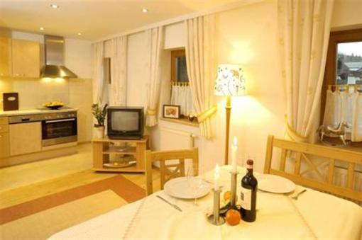 фото отеля Renberg Appartements Pension Maria Alm am Steinernen Meer