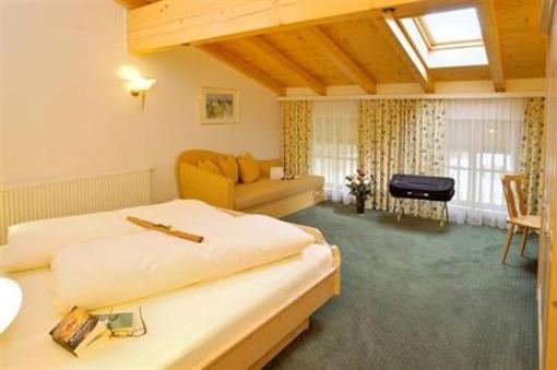 фото отеля Renberg Appartements Pension Maria Alm am Steinernen Meer
