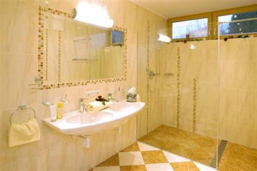 фото отеля Renberg Appartements Pension Maria Alm am Steinernen Meer