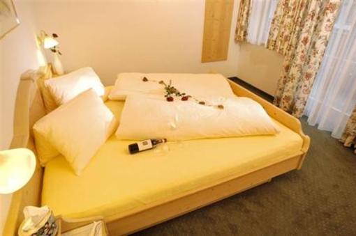 фото отеля Renberg Appartements Pension Maria Alm am Steinernen Meer