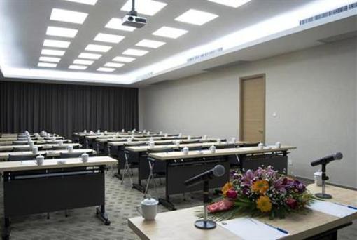 фото отеля Maple Leaf Modern Hotel