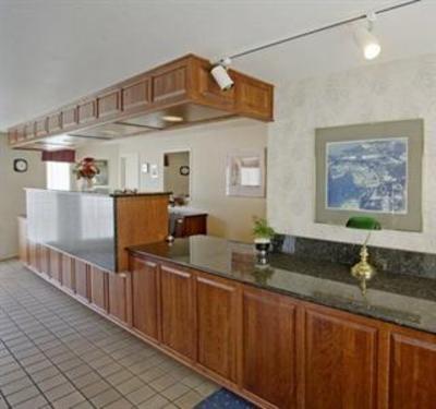 фото отеля Americas Best Value Inn Mackinaw City