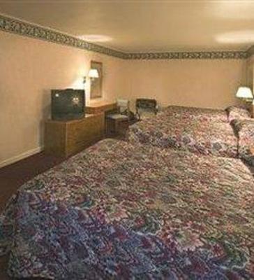 фото отеля Americas Best Value Inn Mackinaw City