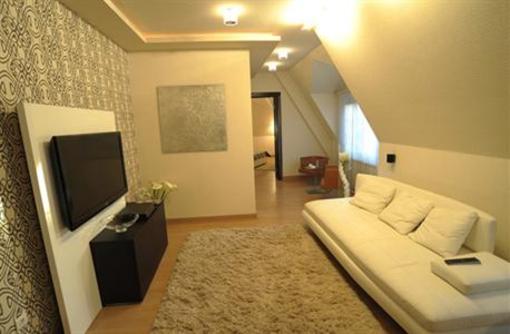 фото отеля Evropa Garni Hotel