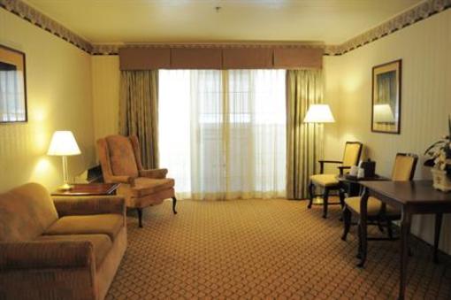 фото отеля BEST WESTERN John Jay Inn & Suites
