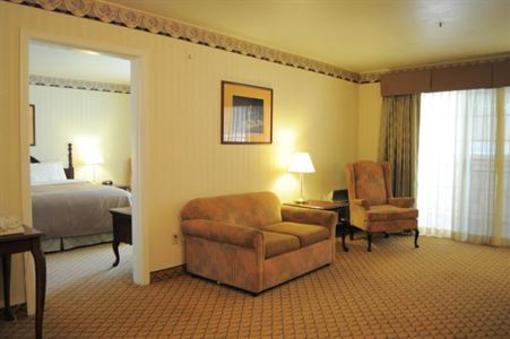 фото отеля BEST WESTERN John Jay Inn & Suites
