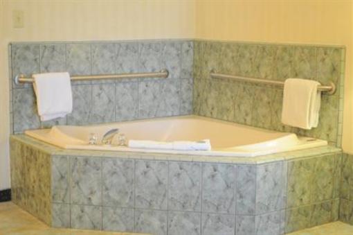 фото отеля BEST WESTERN John Jay Inn & Suites
