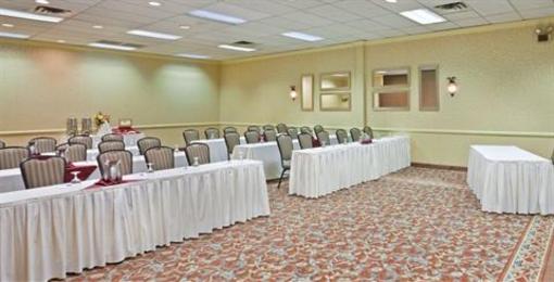 фото отеля Crowne Plaza Portland Lake Osego