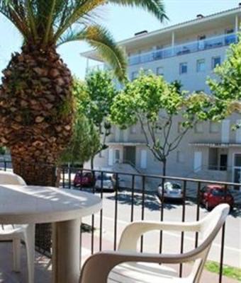 фото отеля Apartamentos Les Palmeres Castell-Platja d'Aro