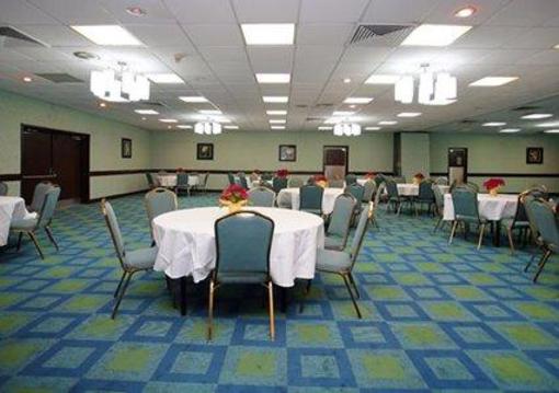 фото отеля Quality Inn Terre Haute