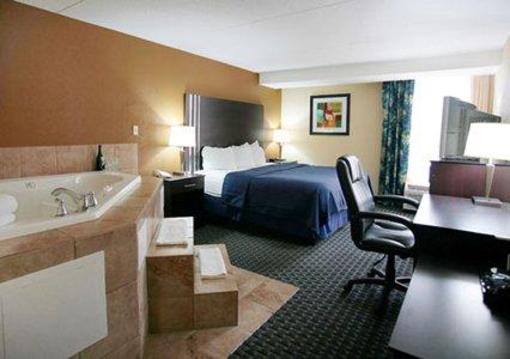 фото отеля Quality Inn Terre Haute
