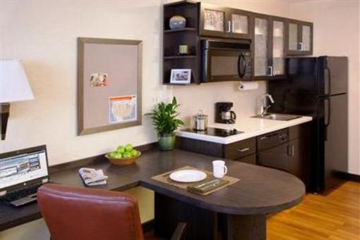 фото отеля Candlewood Suites Overland Park