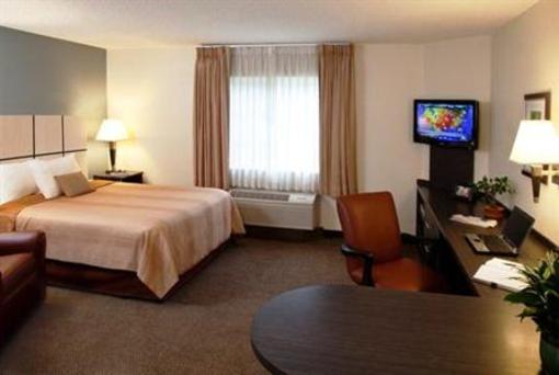 фото отеля Candlewood Suites Overland Park