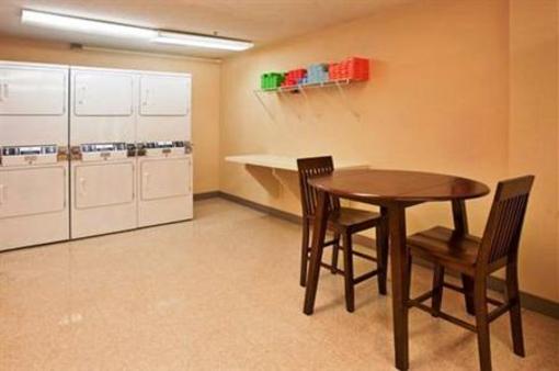 фото отеля Candlewood Suites Overland Park