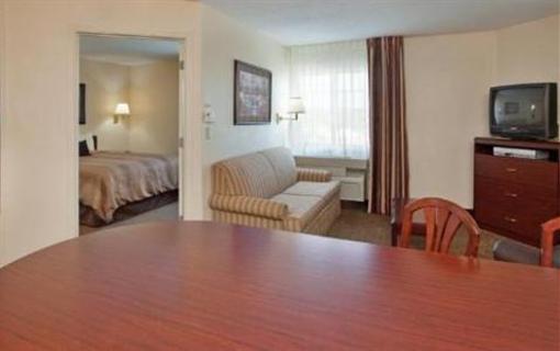 фото отеля Candlewood Suites Overland Park