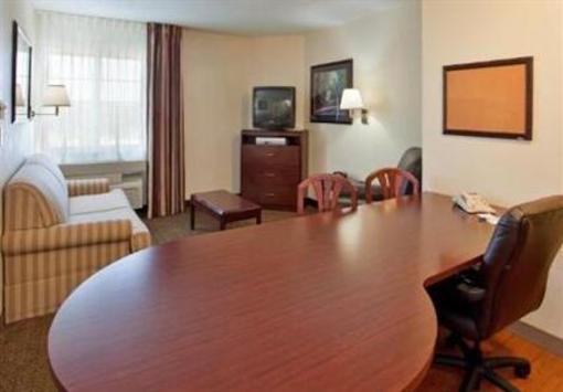 фото отеля Candlewood Suites Overland Park