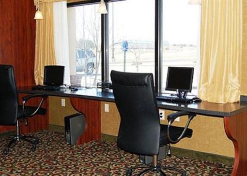 фото отеля Comfort Suites Speedway Kansas City (Kansas)