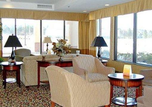 фото отеля Comfort Suites Speedway Kansas City (Kansas)