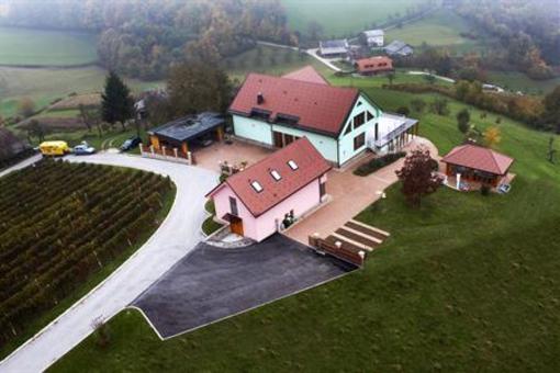 фото отеля Rooms and Apartments Angelina Rogaska Slatina
