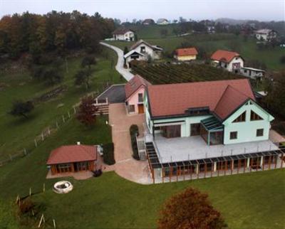 фото отеля Rooms and Apartments Angelina Rogaska Slatina