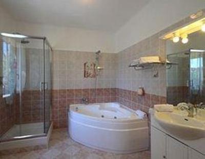 фото отеля Logis Hotel Eden Martigues