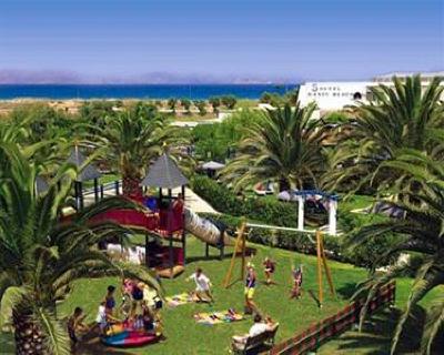 фото отеля Sandy Beach Hotel & Family Suites