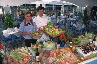 фото отеля Sandy Beach Hotel & Family Suites