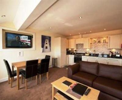 фото отеля Harbourside Apartments