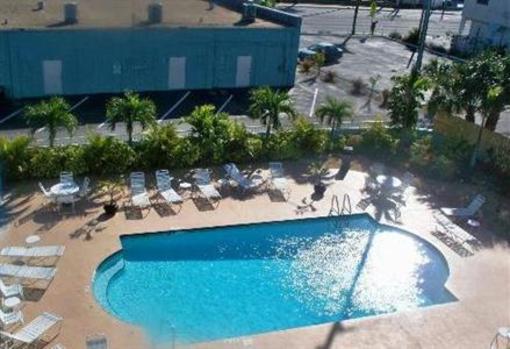 фото отеля Barefoot Beach Hotel Madeira Beach