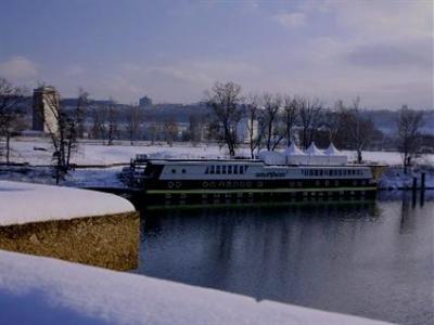 фото отеля Golfyacht Botel Prague