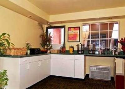фото отеля Econo Lodge Maingate Central